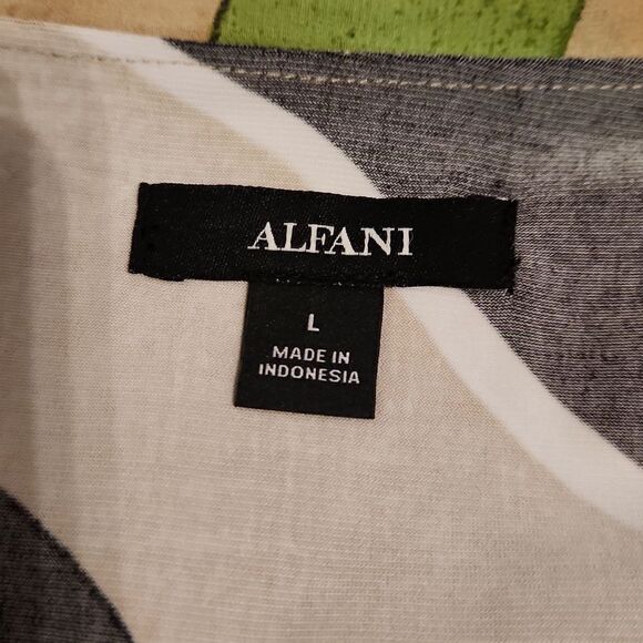 5/$15 Alfani women's large green swirl lightweight lined blouse - Picture 2 of 7